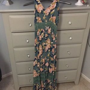 Francesca’s Collections Floral Maxi Dress